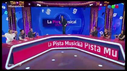 Iván de Pineda le imprime humor a su conducción de Pasapalabra