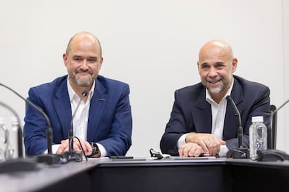 Iván Espinosa, chief planning officer y Guillaume Cartier, chief performance officer, dialogaron con la prensa y adelantaron novedades de la marca para los próximos años