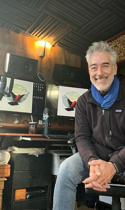 Iván fundó EcoEstudio, el primer estudio de grabación con paneles solares (Foto: Iván Espeche)