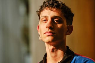 Su vida después del boom de la serie de Fito Páez, su famoso padre y el sueño que cumple a oscuras