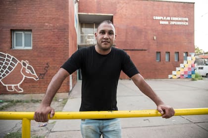 Iván, 27 años, Santa Fe. Volver a estudiar le permitió descubrir muchos aspectos de su vida que no conocía y valorar sus capacidades