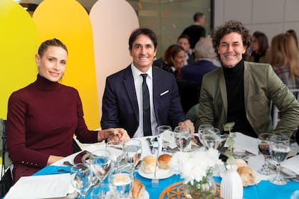 Ivana Saccani y Sebastián Estevanez compartieron mesa con Mariano Martínez. Ambos actores tienen dislexia.