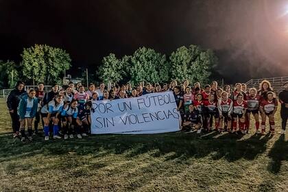 Ivana Valente, arquera del equipo de fútbol femenino de Independiente de Gualeguaychú