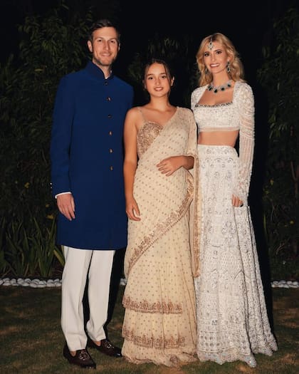 Ivanka Trump mostró trajes espectaculares durante las tres noches de pre-boda, siempre acordes a la cultura india, al igual que los de su marido y su hija.