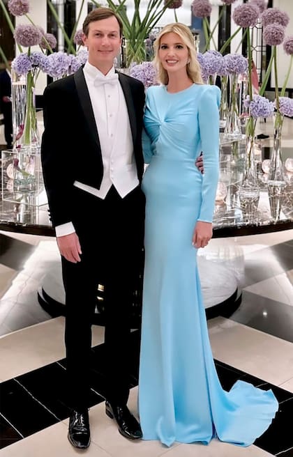 Ivanka Trump y su marido, Jared Kushner, no estuvieron en el katb ktab, el rito islámico de matrimonio, ya que fue presenciado sólo por 140 invitados. Sin embargo, sí se unieron a los festejos en el Palacio Al Husseiniya.
