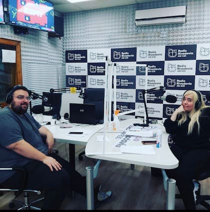 Ivanna continúa su carrera en la radio, la gran pasión de Mauro: ahora pasa de Radio Rivadavia a la 990, desde el 20 de marzo
