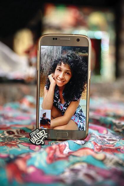 IVONNE GUZMÁN (35). @ivonnemusica @orquestadeliovaldez Barrio: Retiro. ¿Qué te inspiró la cuarentena? "Me permitió bajar cambios y enfocar la creatividad en mi tercer disco solista".