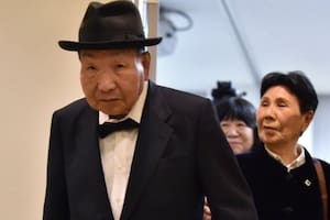 Iwao Hakamada, fotografiado con su hermana Hideko en 2019. Salió de la cárcel en 2014