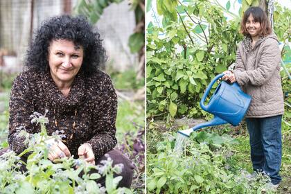 Izq.: Andrea Sucari, jardinera, psicóloga, terapeuta hortícola y profesora de yoga coordina los talleres de huerta en Tierra y Salud. Der.: Mariana riga las plantas que necesitan agua. 