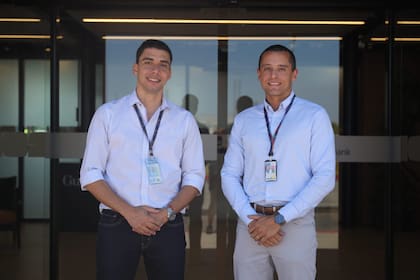 Izquierda: Damián Pera, director de Aviación General; derecha: Guillermo Pagés, director general del Aeropuerto Internacional de Punta del Este