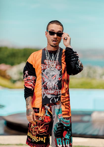 J Balvin metió un hit por año en el último lustro, entre "Ginza" en 2015, "Safari" con Pharrell Williams en 2016, "Mi gente" con Beyoncé en 2017, "I Like It" con Cardi B y Bad Bunny en 2018 y "Con altura", el que canta con Rosalía, en 2019