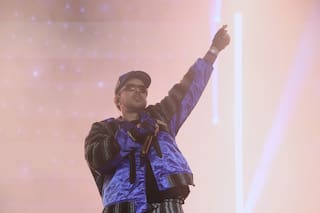 J Balvin presenta su auto Rayo y celebra el reggaetón mexicano en el Flow Fest