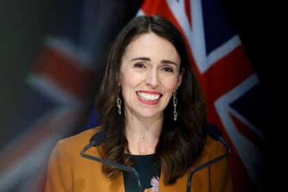 Jacinda Ardern es admirada por su estilo de liderazgo compasivo pero firme. Crédito: BBC