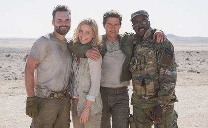Jack Johnson, Annabelle Wallis, Tom Cruise y Courtney B. Vance en el set de La momia