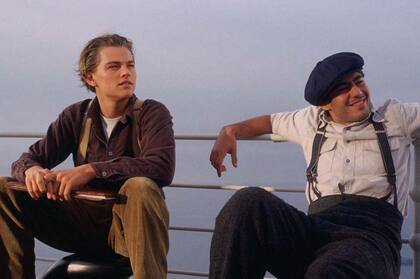 Jack (Leonardo Di Caprio) y Fabrizio (Danny Nucci), pasajeros de tercerca clase, en la versión de James Cameron