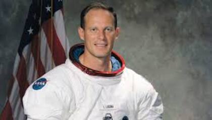 Jack Lousma comenzó sus viajes espaciales de la década de los setenta