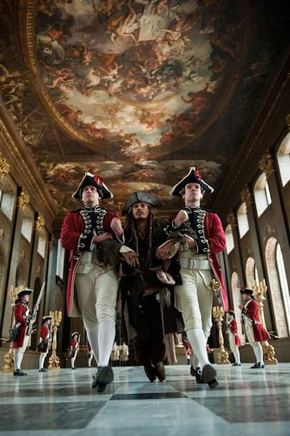 Jack Sparrow en problemas con las autoridades en Piratas del Caribe