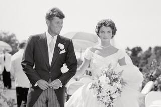 La historia oculta de su vestido de bodas y el silencio de la diseñadora: “Lo hizo una modista de color”