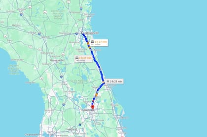 Jacksonville se ubica a dos horas de Orlando, uno de los principales destinos de vacaciones de Florida por sus parques temáticos