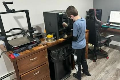 Jacob Heimann ganó 1700 dólares gracias a la venta de productos con sus impresoras 3D
