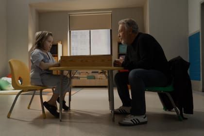 Jacobi Jupe y Billy Crystal en la miniserie Before (Foto: IMDb)