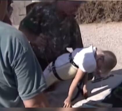 Jacqueline Steiger, la actriz que dio vida a Amanda, utilizó un arnés mientras era sostenida por una grúa