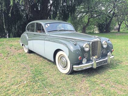 Jaguar: Cuarenta modelos impecables para homenajear a la exquisita marca inglesa