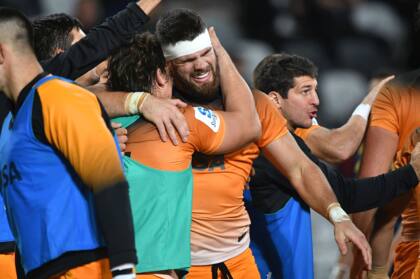 Jaguares Marcos Kremer (C), con compañeros de equipo durante el partido de Super Rugby entre los Altos de Otago y los Jaguares de Argentina en Dunedin