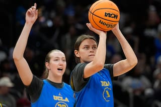 Jaime Jáquez Jr. del Heat viaja a Phoenix para ver a su hermana Gabriela en final colegial