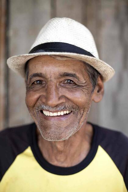 Jaime Souza, uno de los guías. Tiene 80 años y fue seringueiro desde los 10, como su padre y su abuelo. Su tarea era extraer caucho de la siringa, durante la época de la Segunda Guerra Mundial.