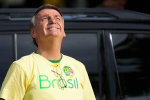 Tras una denuncia electoral, Bolsonaro rompe el aislamiento de casi tres semanas