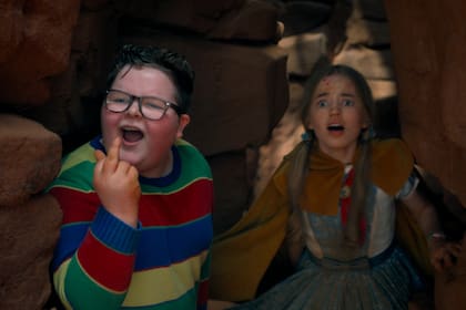 Jake Connelly y Nell Fisher fueron las dos incorporaciones jóvenes al elenco que más se destacaron en la última temporada (Foto: NETFLIX)