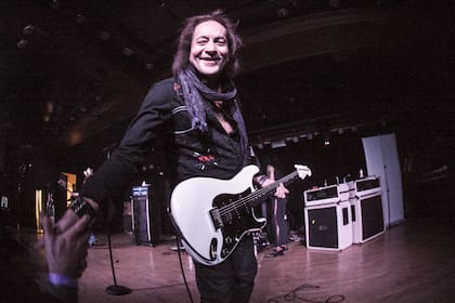 Jake E Lee en el Webster Hall de Nueva York, el 2 de diciembre de 2014