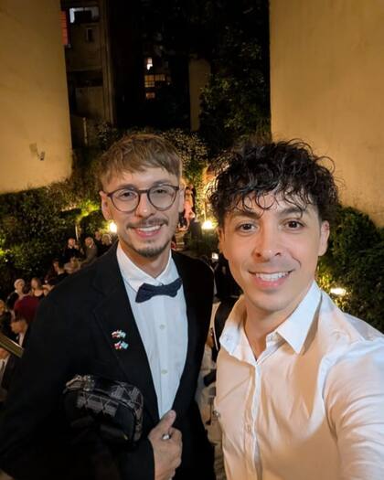 Jakub junto a Mariano, su esposo