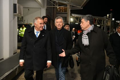 Jaldo recibió a Macri y al jefe porteño en Tucumán
