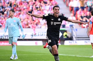 Bayern Múnich puso suplentes y perdía 3-0, pero entraron sus estrellas y ganó 4-3 en la Bundesliga