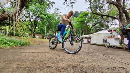 James Downer, el fundador de Guajira Bikes en Colombia