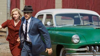 James Franco es un profesor al que se le concede una misión especial