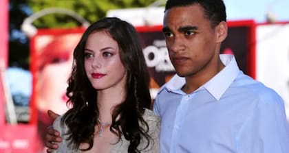 James Howson y Kaya Scodelario encarnaron a Heathcliff y Cathy en la adaptación de Andrea Arnold (2011) que subrayó la violencia emocional y social de la historia