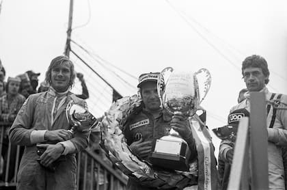 James Hunt, Vittorio Brambilla, Tom Pryce, Grand Prix de Austria, Osterreichring, 17 agosto de 1975, personalidades con las que ha compartido años de trabajo
(Photo by Bernard Cahier/Getty Images)