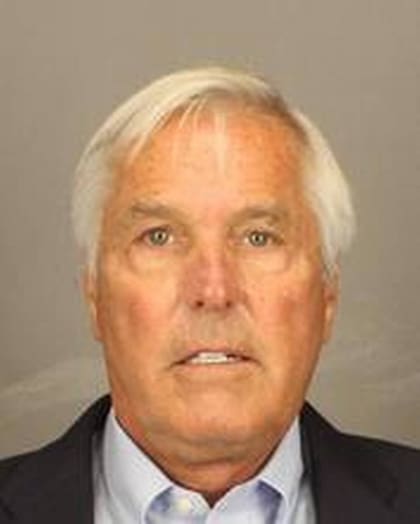 James Krauseneck tiene 67 años y, en 2019, fue imputado por asesinato en segundo grado