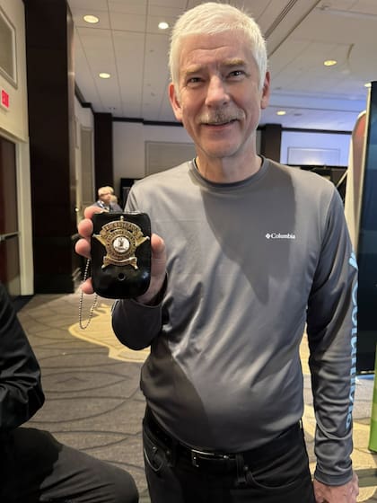 James Mendrick pretende implementar sus valores como sheriff en sus propuestas de campaña