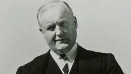 James Murphy era periodista y traductor.