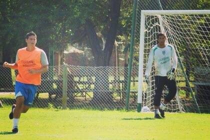 James Rodríguez y Seba López, en una práctica en Banfield