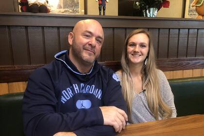 Jamie Carmen y Ashley Barrett nunca se habían visto hasta este pequeño gran gesto navideño