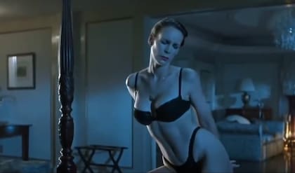 Jamie Lee Curtis y el striptease más desopilante del cine en Mentiras Verdaderas