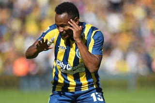 Se crio entre culebras y las balas de las FARC, explotó en Rosario Central... y pidió un Mercedes Benz