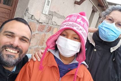 Jamiro González y su mamá conocen finalmente a Lourdes Zerpa en su casa en Chorcán