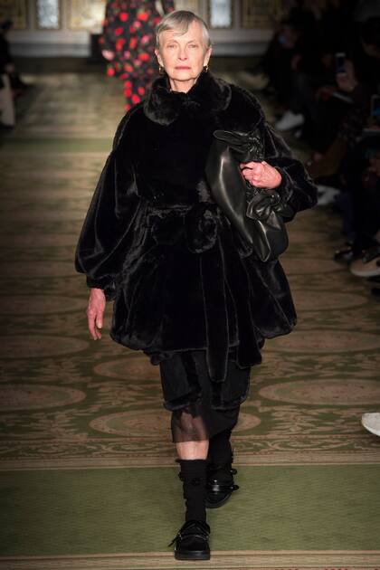 Jan de Villeneuve en el desfile de Simone Rocha