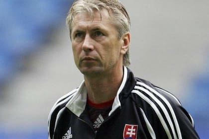 Jan Kocian vistió la camiseta de la extinta Checoslovaquia y entrenó a Eslovaquia entre 2006 y 2008